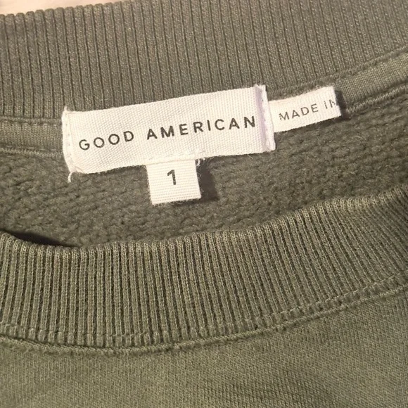 GOOD AMERICAN Cropped &
Cool Sweatshirt - Picture 6 of 6
